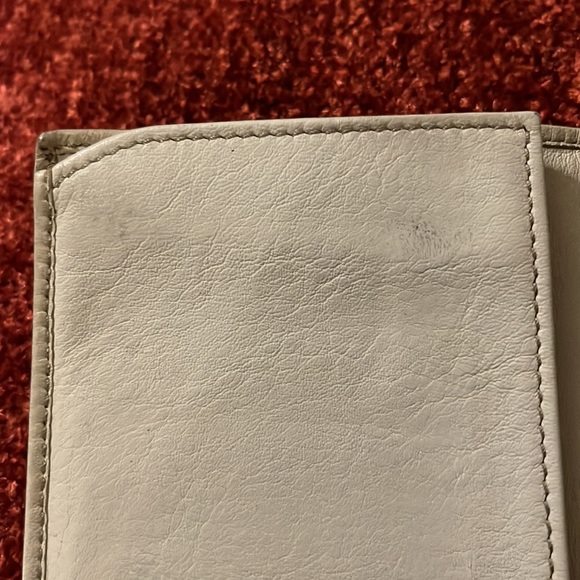 GUCCI WHITE LEATHER WALLET - Picture 8 of 16